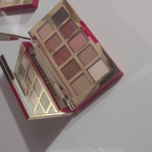 Estée Lauder Eyeshadow bundle of Palettes, 5 brushes, 2 lipsticks & nail polish - Picture 10 of 16